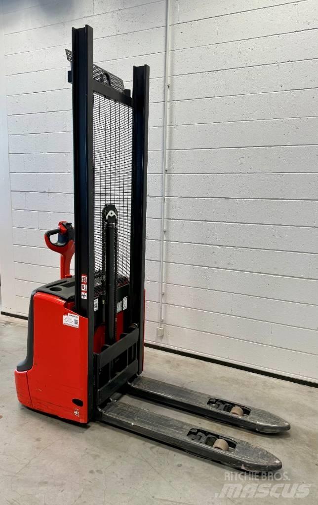 Linde L12i/1172 Колички високоповдигачи с теглич