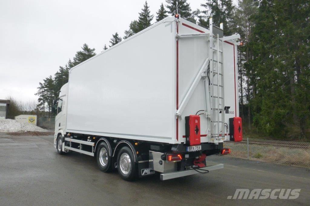 Scania R560 LB6x2*4 Камиони за дървени стърготини
