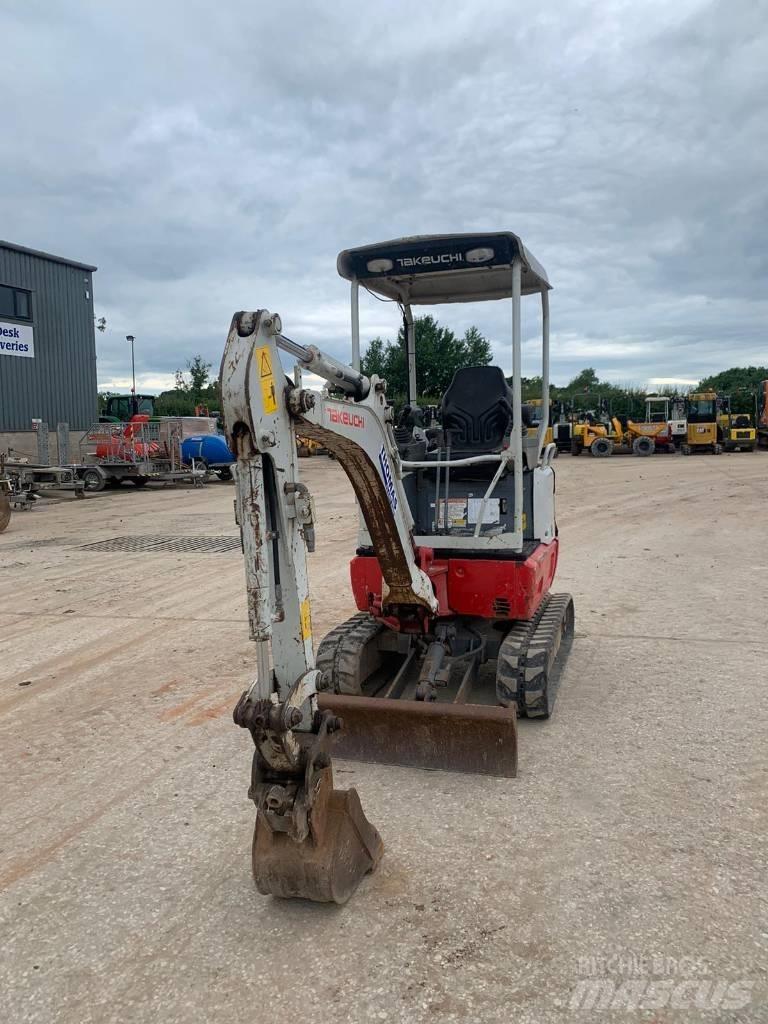 Takeuchi TB 215 R Мини екскаватори < 7 т
