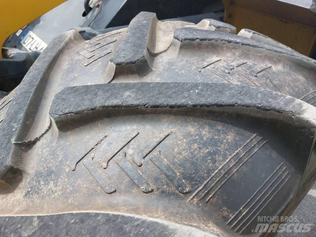 Komatsu WA320-5 Колесни товарачи