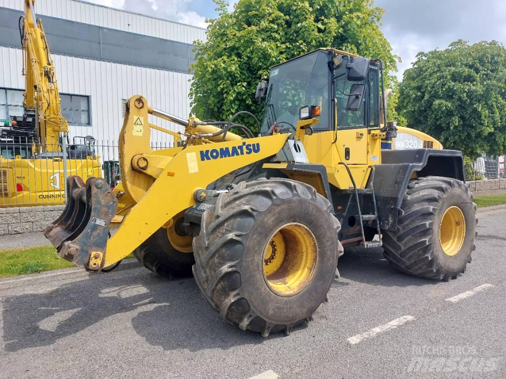Komatsu WA320-5 Колесни товарачи