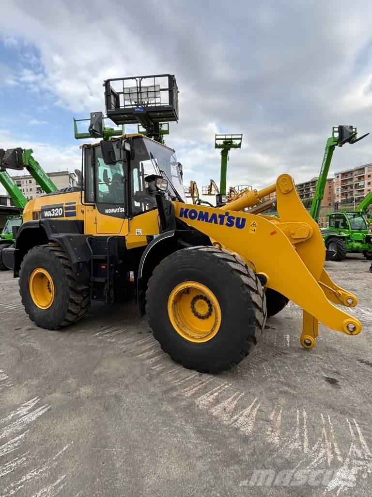 Komatsu WA 320-8 Колесни товарачи