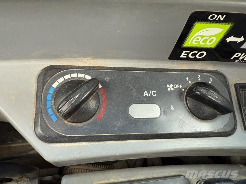 Kubota KX 080 Средни екскаватори 7т - 12т