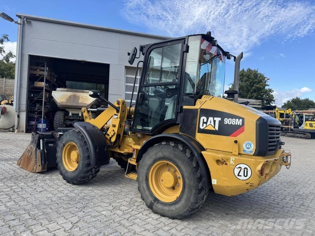 CAT 908M Колесни товарачи