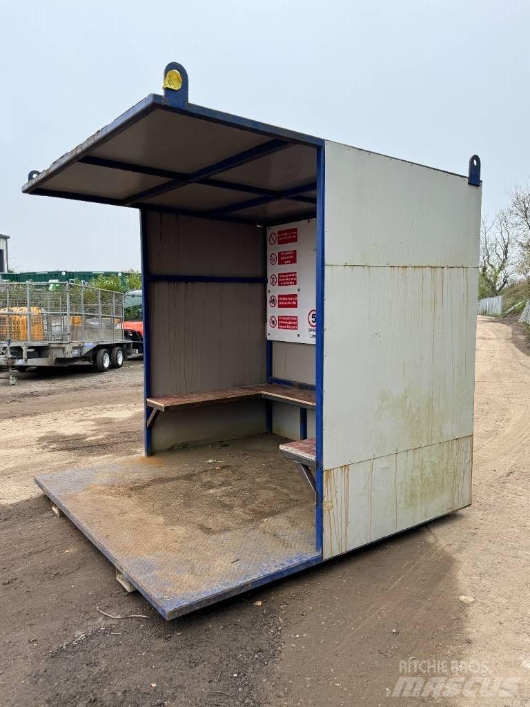  SMOKING SHED Настаняване на обекта
