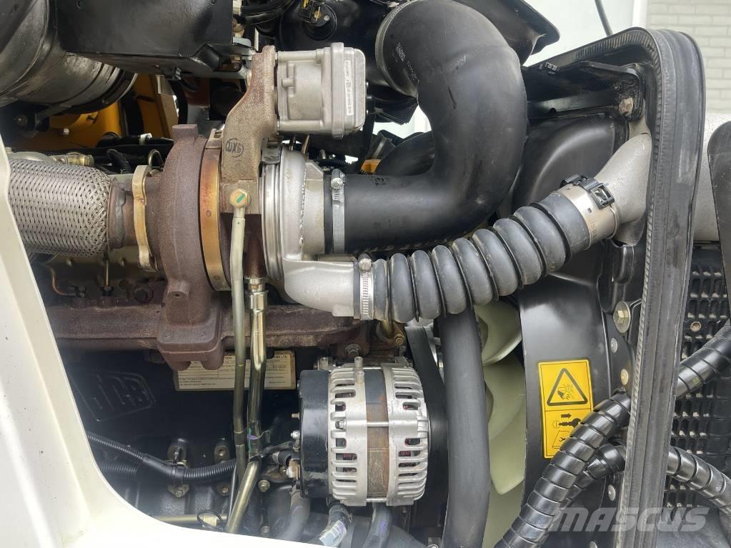 JCB 3 CX    2019 Товарач със заден ексватор