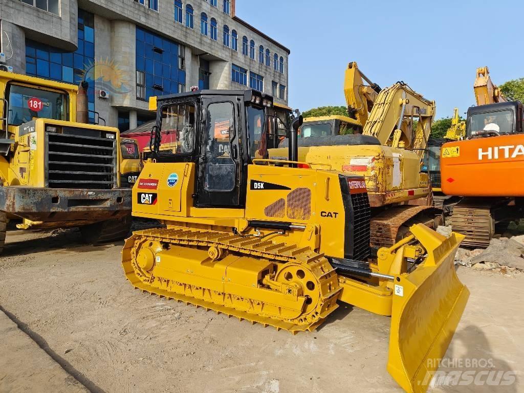 CAT D5K Верижни булдозери
