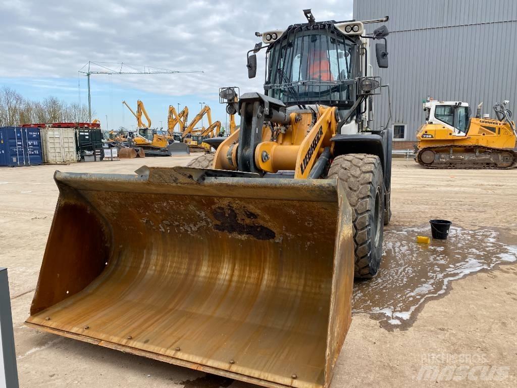 Liebherr L 526 Колесни товарачи