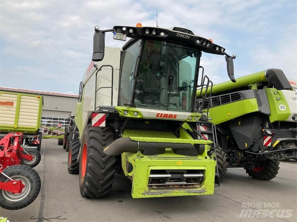 CLAAS Trion 520 Комбайни