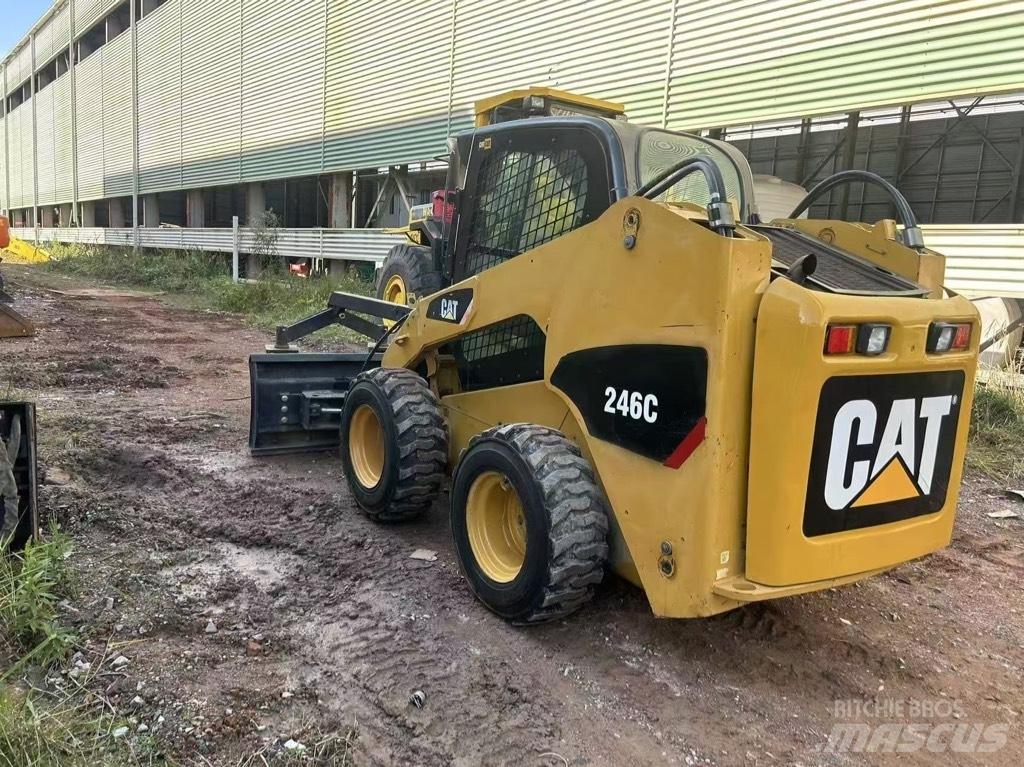 CAT 246 C Мини товарачи
