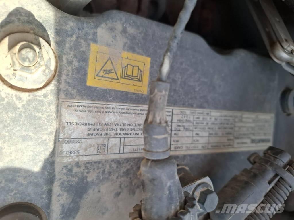 Komatsu PW 148-11 Колесни екскаватори