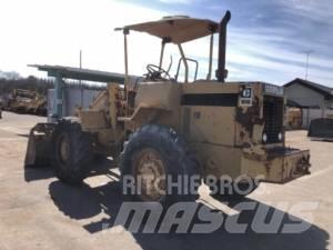 CAT 910 Колесни товарачи