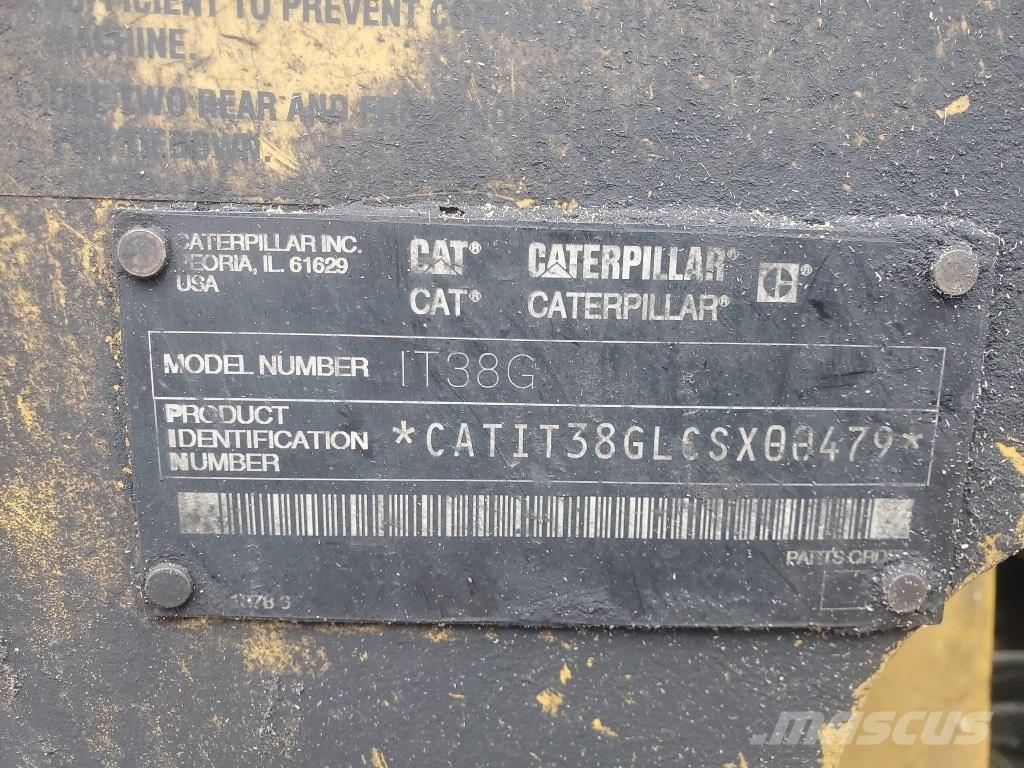 CAT IT38G Колесни товарачи
