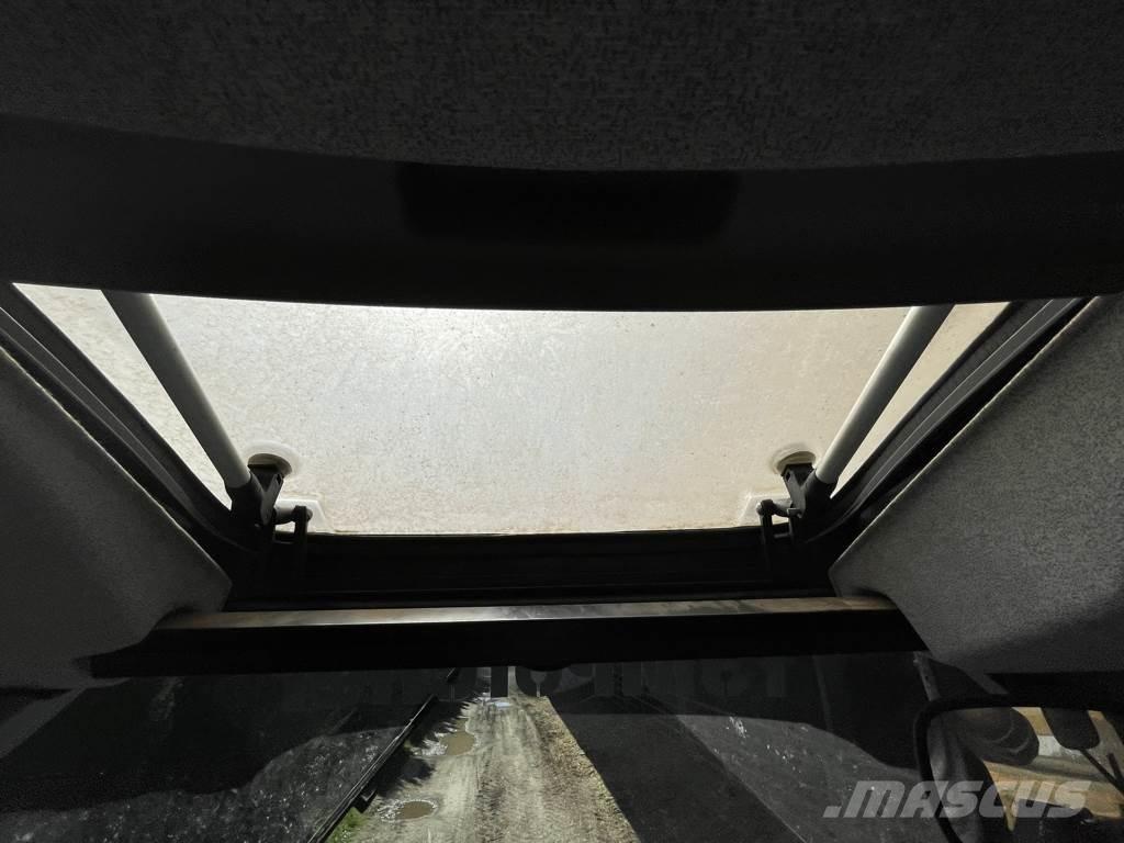 New Holland T6.180 Трактори