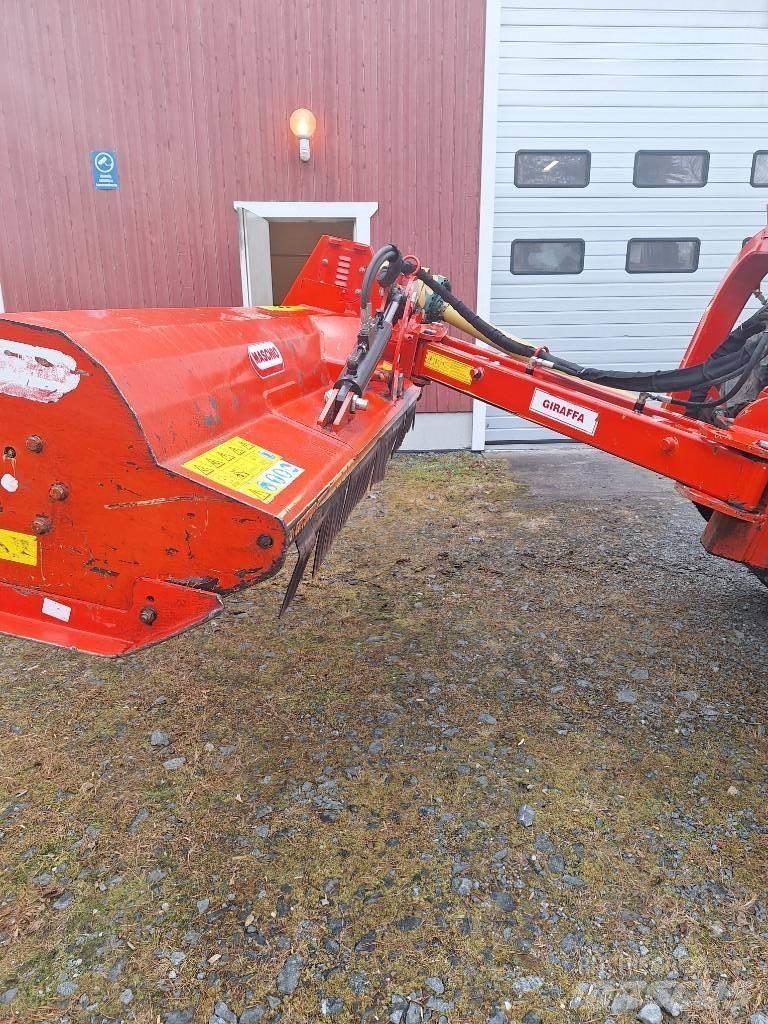 Maschio Giraffa 210 Стъблорезачки