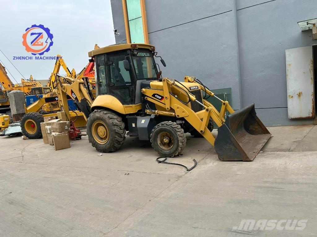 CAT 420 F Товарач със заден ексватор
