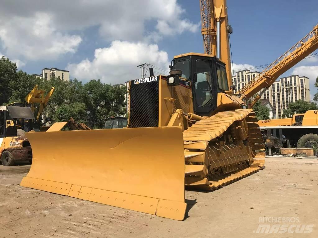 CAT D 6 G Верижни булдозери
