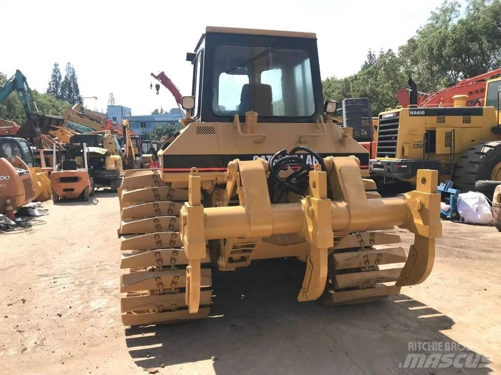 CAT D 6 G Верижни булдозери
