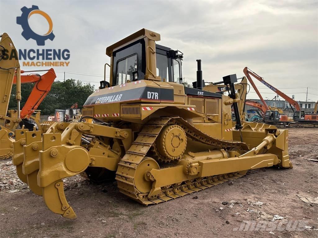 CAT D 7 R Верижни булдозери
