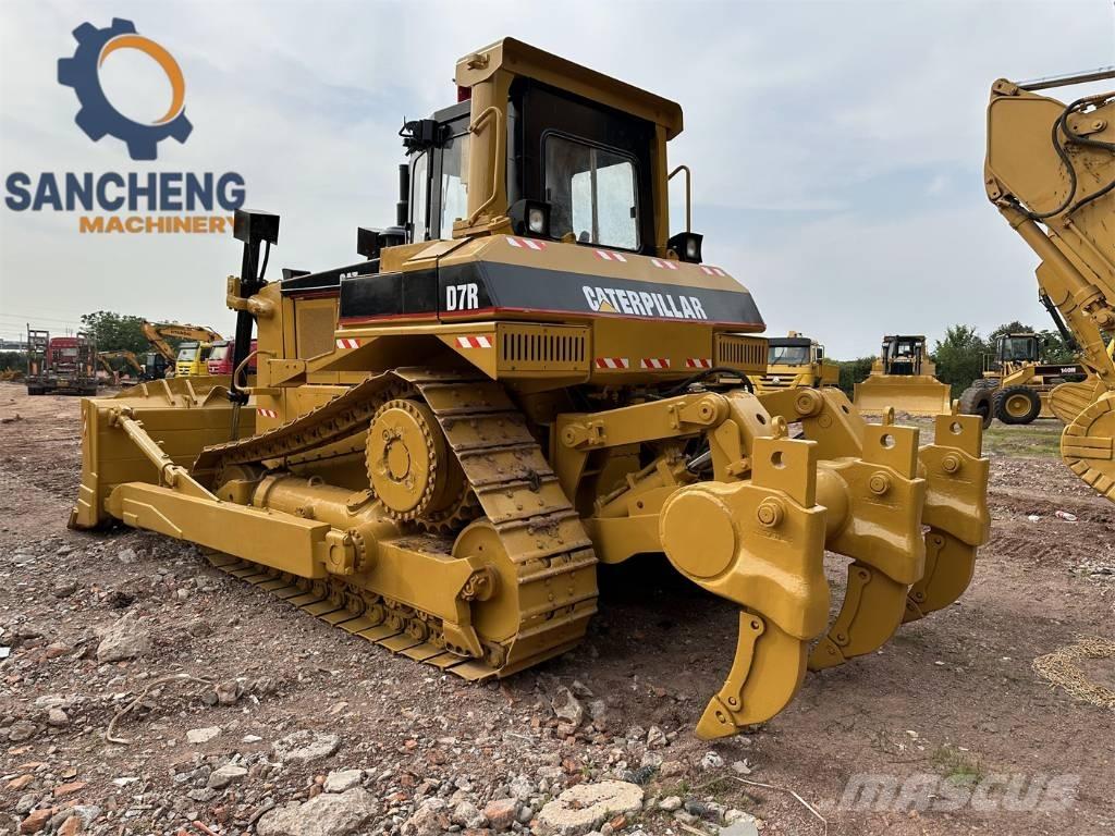 CAT D 7 R Верижни булдозери
