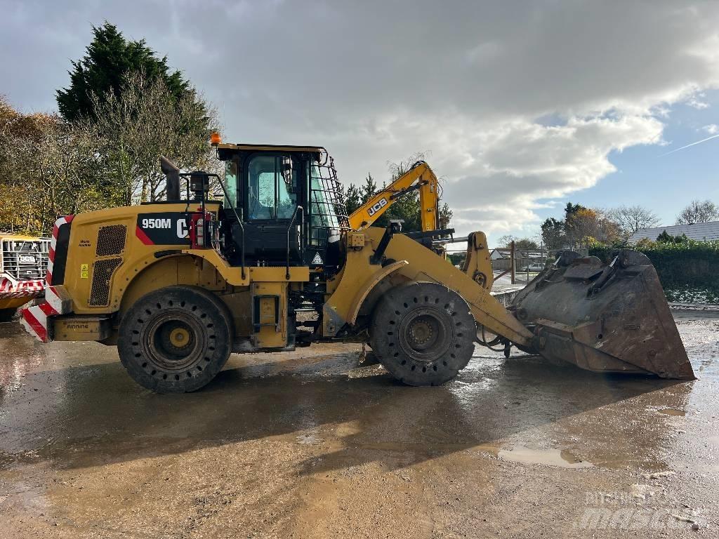CAT 950 M Колесни товарачи