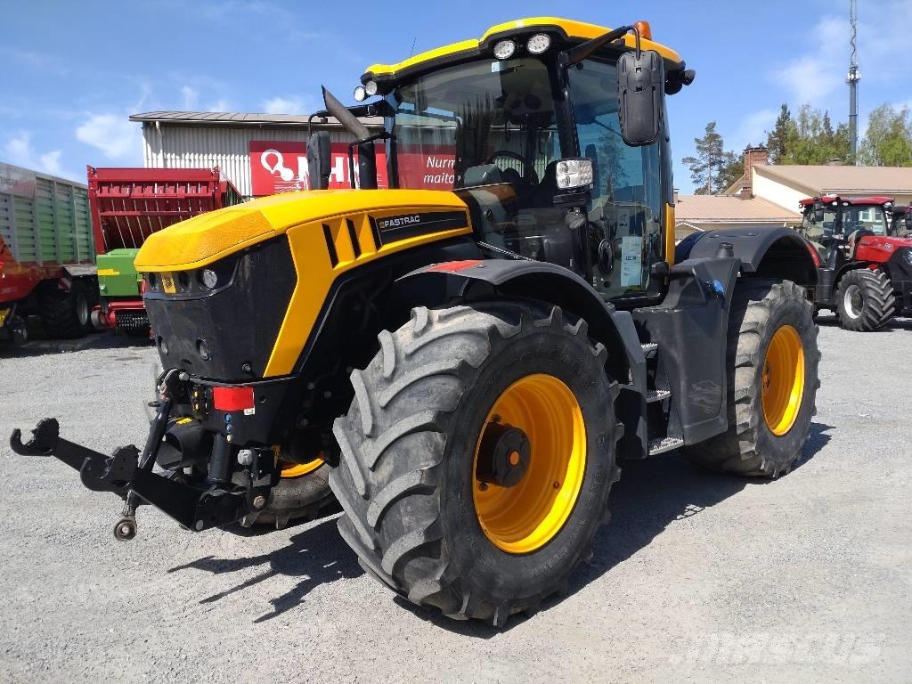 JCB Fastrac 4220 Трактори