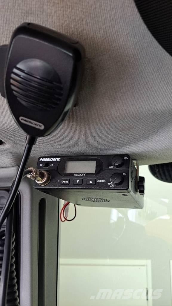 JCB Fastrac 4220 Трактори