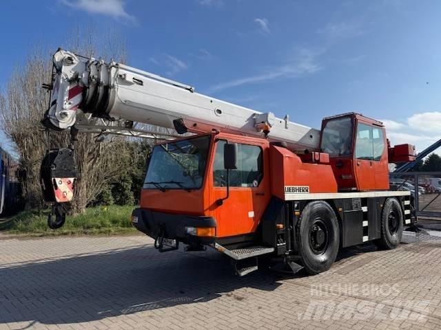 Liebherr LTM 1030-2 Всъдеходни кранове