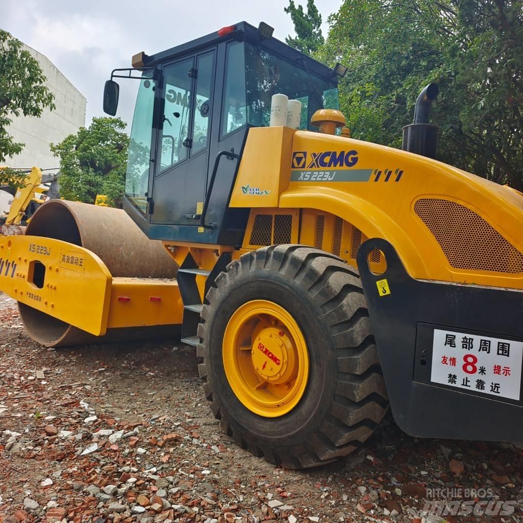 XCMG XS 223 J Еднобарабанни ролки
