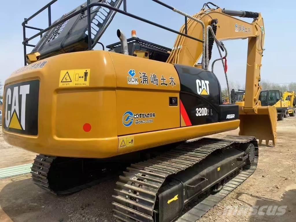 CAT 320D2L Верижен екскаватор