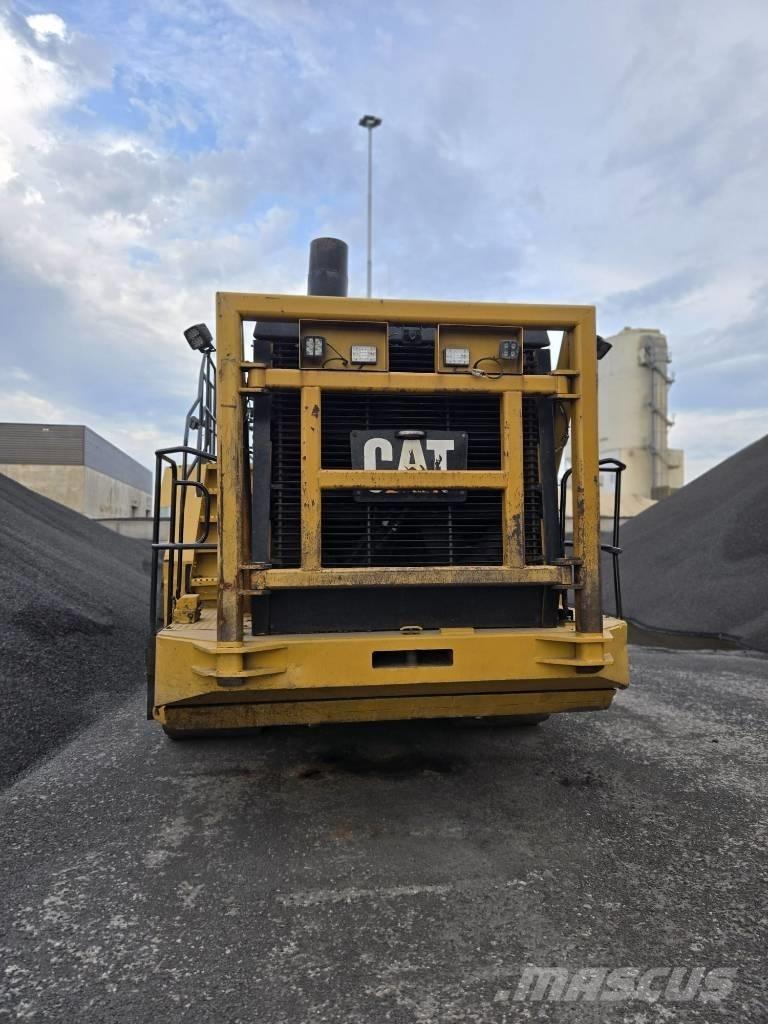 CAT 988 K Колесни товарачи