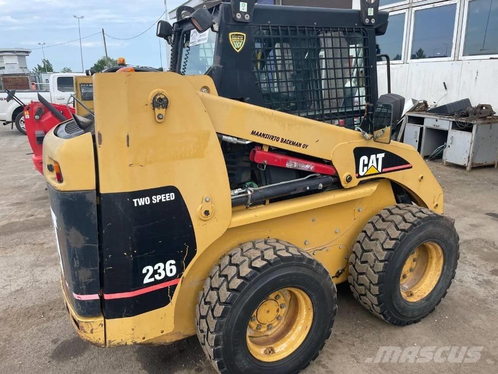 CAT 236 Мини товарачи
