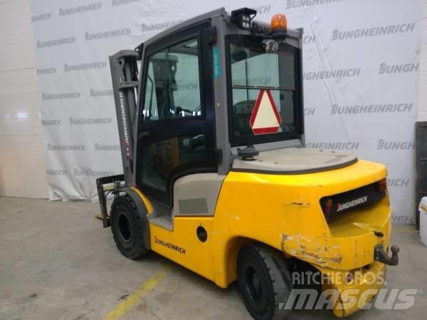 Jungheinrich DFG 430 Дизелови камиони