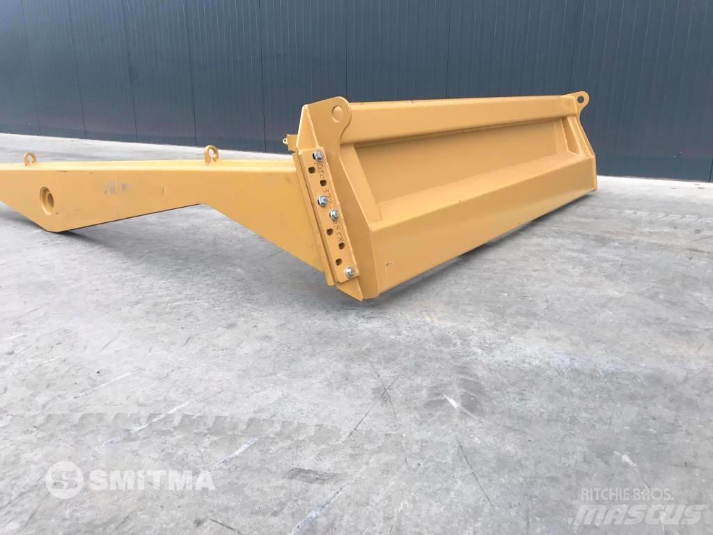 CAT 725C Задни врати
