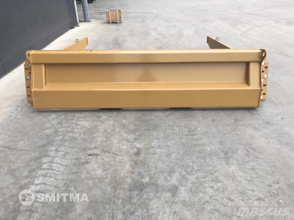 CAT 725C Задни врати
