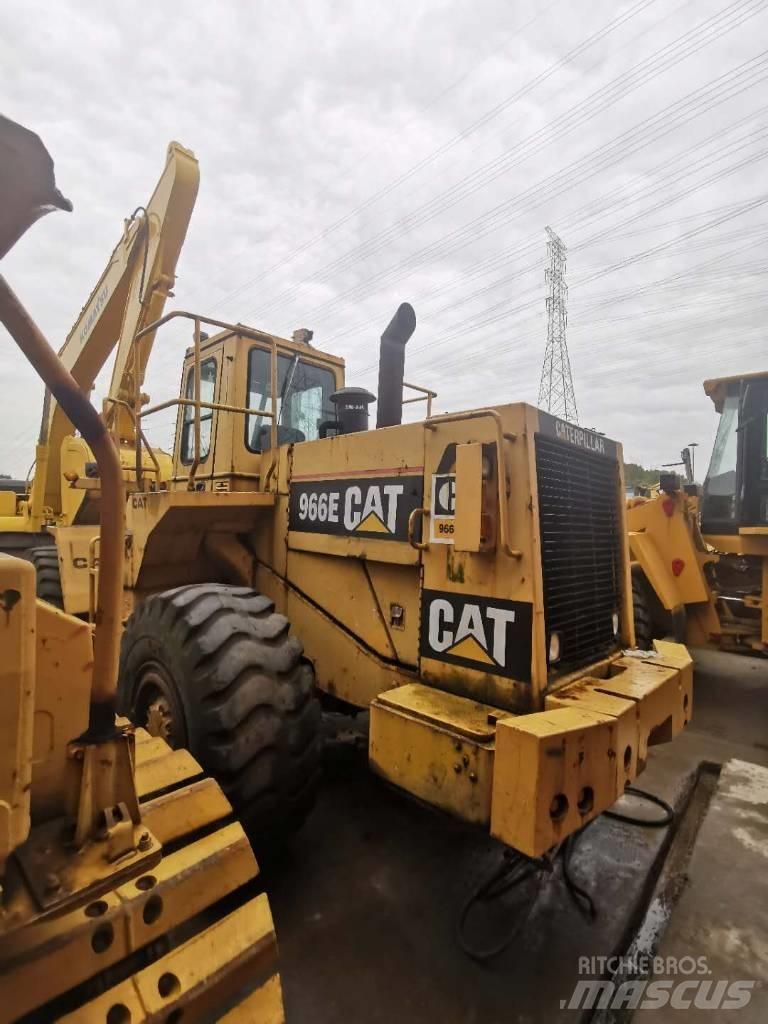 CAT 966E Колесни товарачи