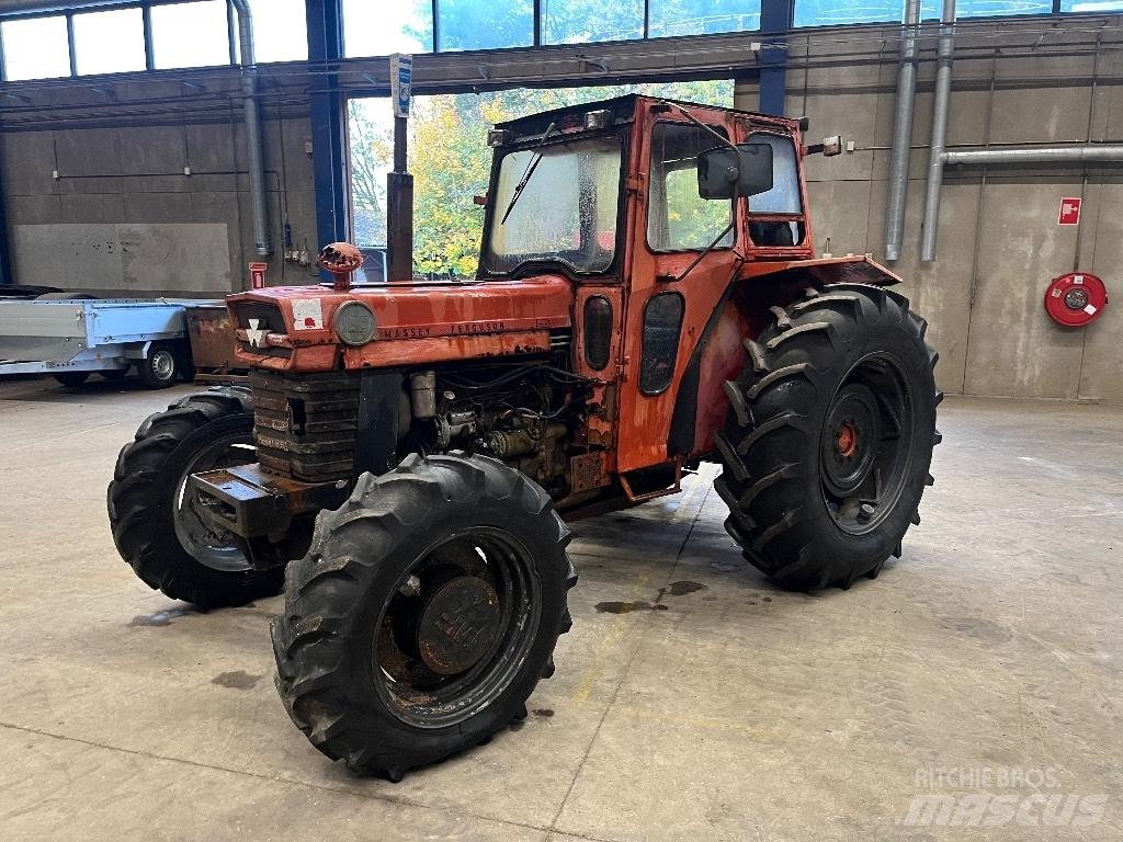 Massey Ferguson 168 Трактори