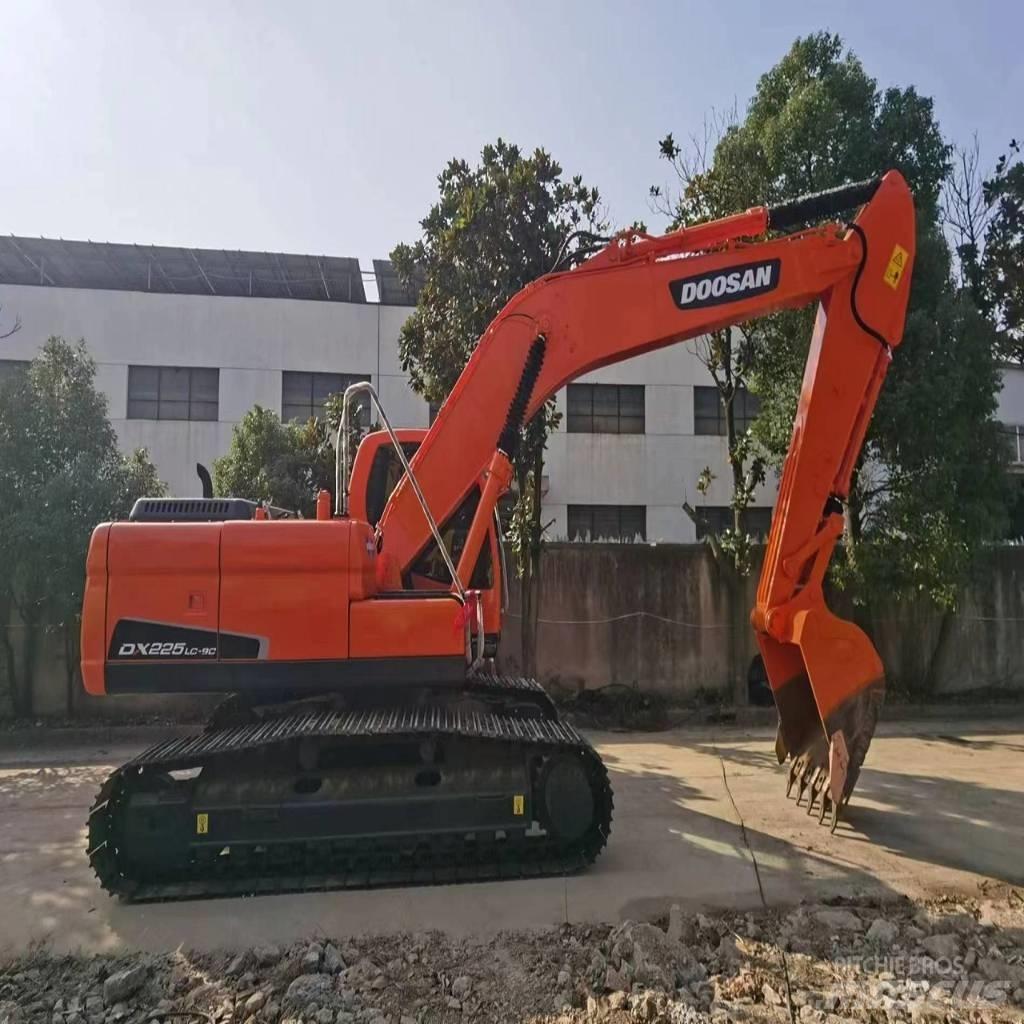 Doosan DX225LC-9C Верижен екскаватор