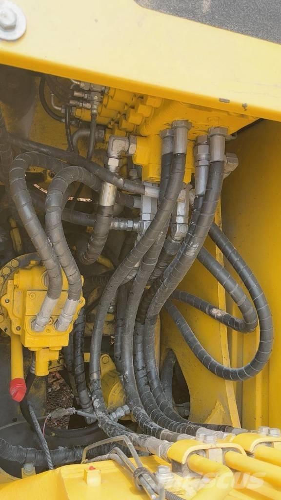 Komatsu PC 130 Средни екскаватори 7т - 12т