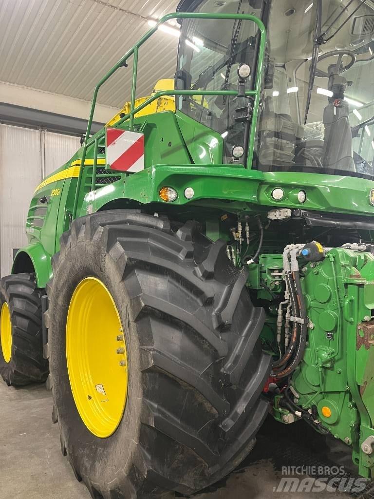 John Deere 8300i Самоходни фуражири