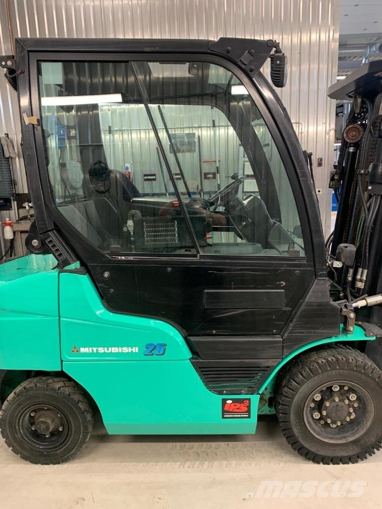 Mitsubishi FD 25 N2 Дизелови камиони
