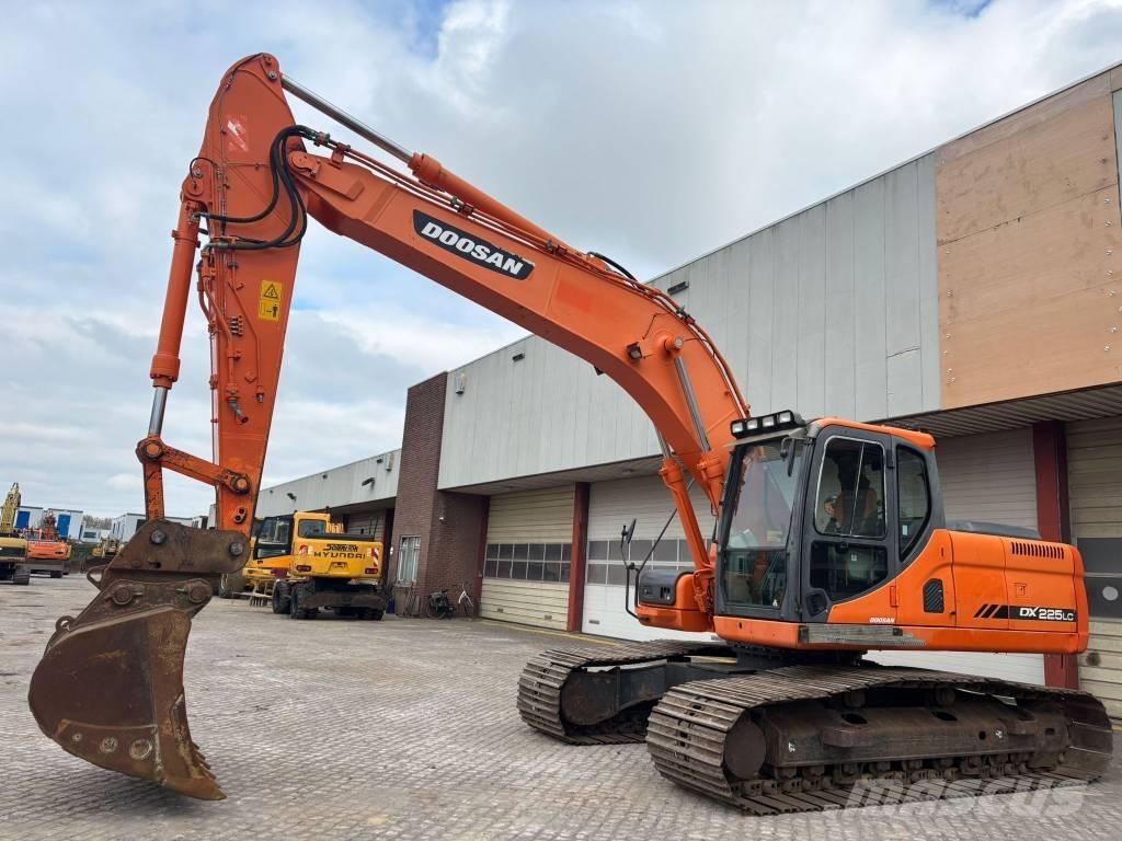 Doosan DX 225 LC Верижен екскаватор