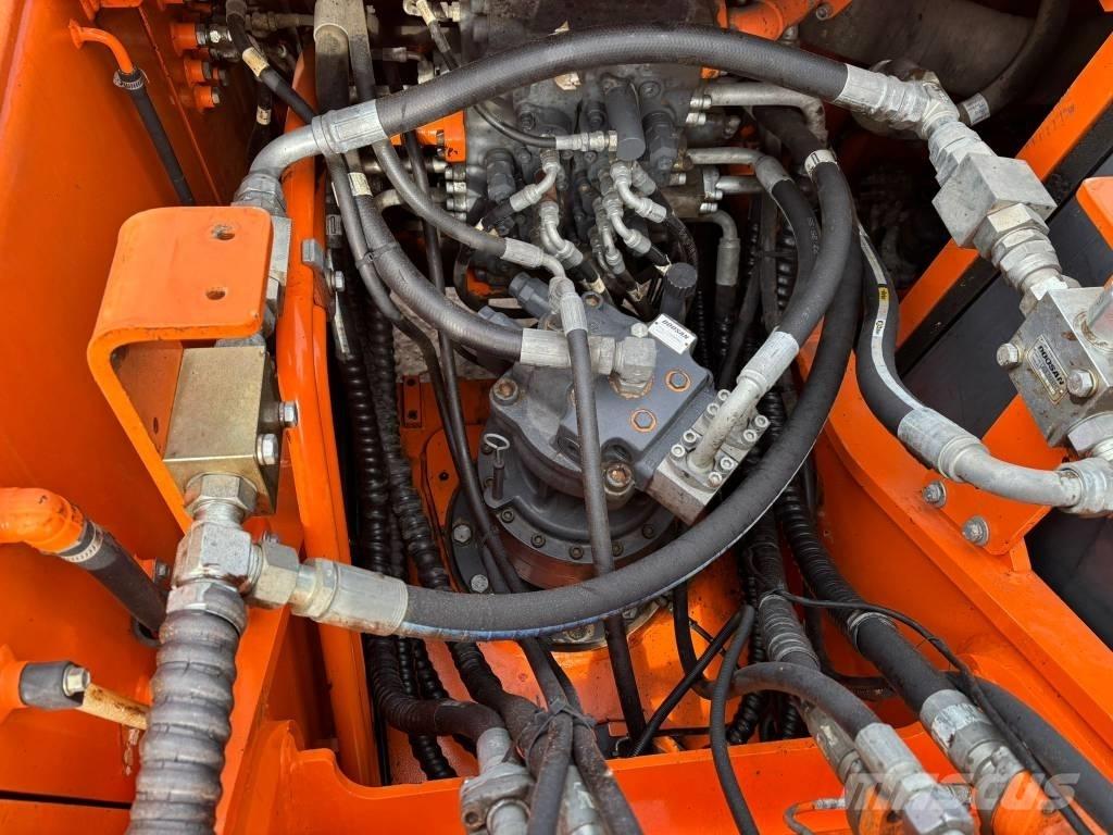 Doosan DX 225 LC Верижен екскаватор