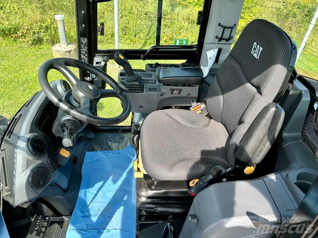 CAT 906 NG Колесни товарачи