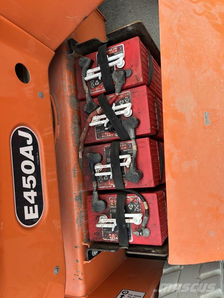 JLG E450AJ (2005) Съчленени стрелови подемници