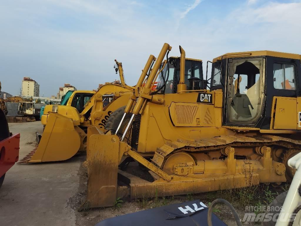 CAT D 6 G Верижни булдозери
