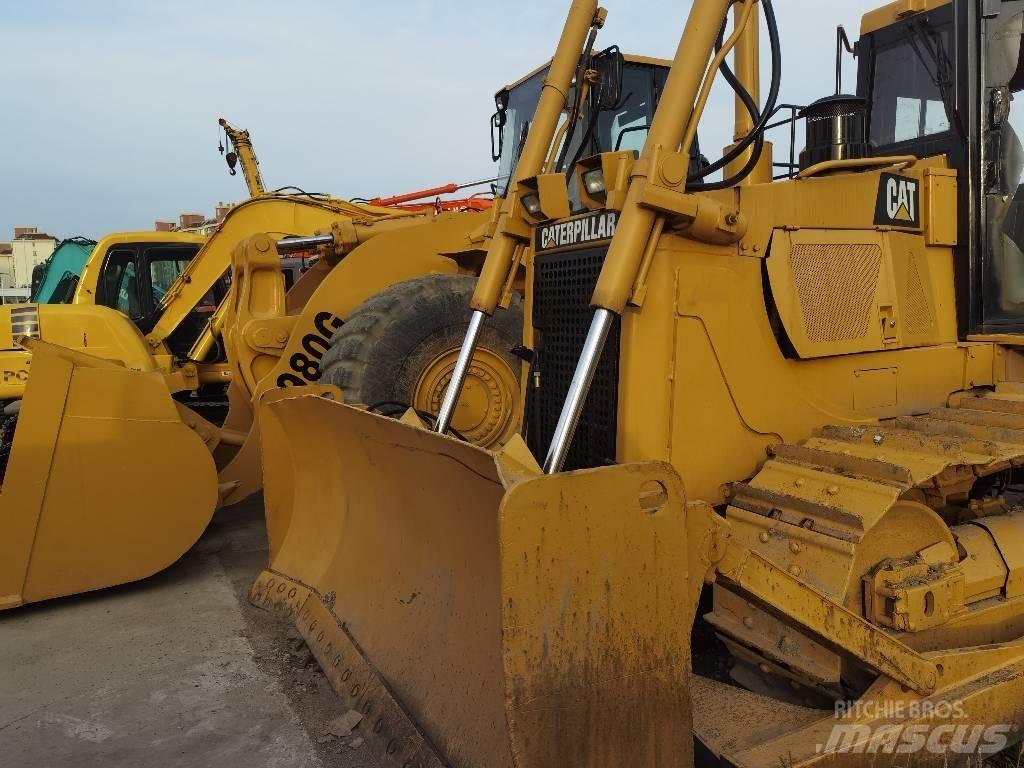 CAT D 6 G Верижни булдозери
