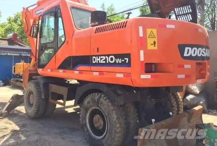Doosan DH210W Колесни екскаватори