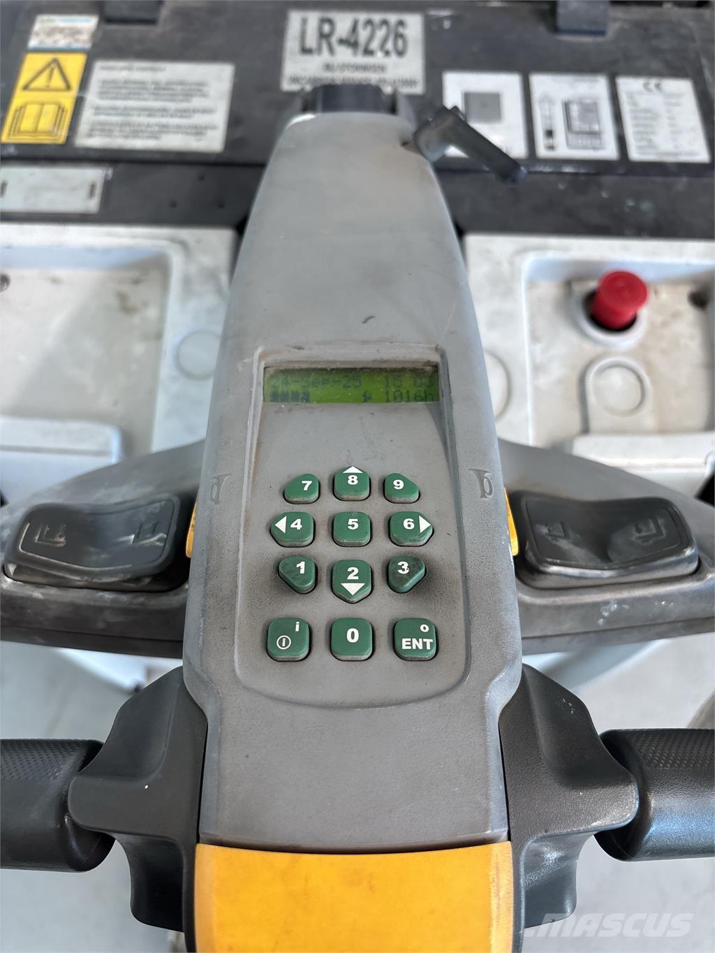 UniCarriers PDP200 Самоходни товарачи