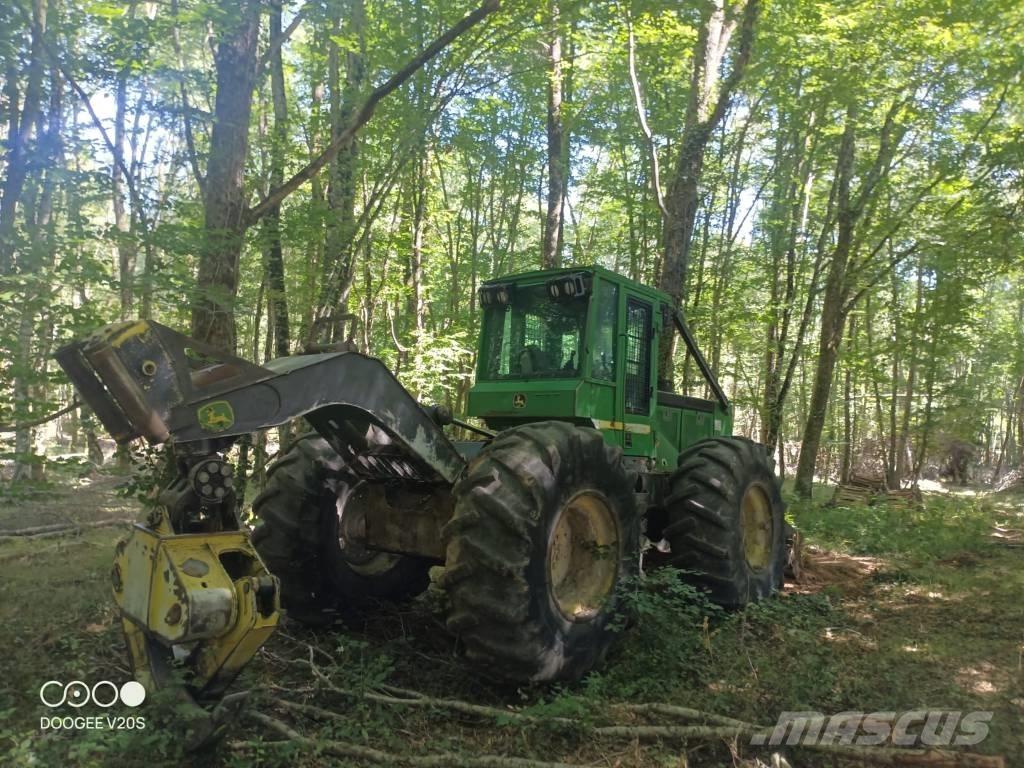 John Deere 548 G III Скидери
